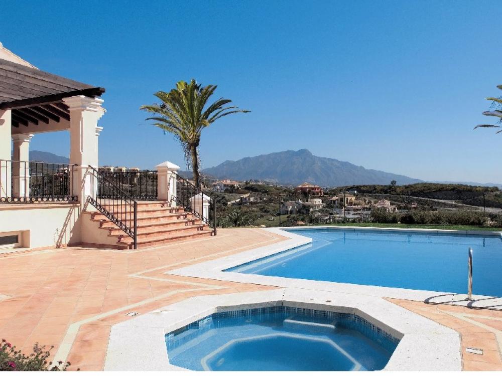villa te koop in la alqueria benahavis