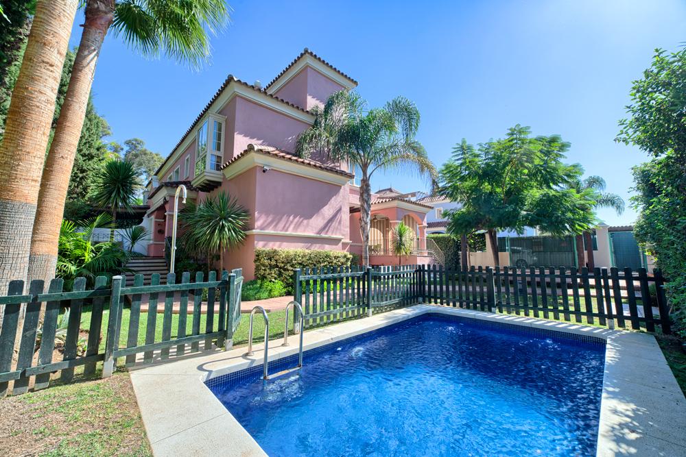 villa for sale in Puerto Banus